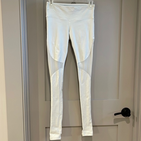 Alo Coast White Mesh Stirrup Leggings XS - Picture 4 of 12
